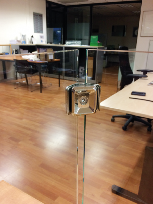 GLASSOLUTIONS BV SOCIAL DISTANCE schermen 3
